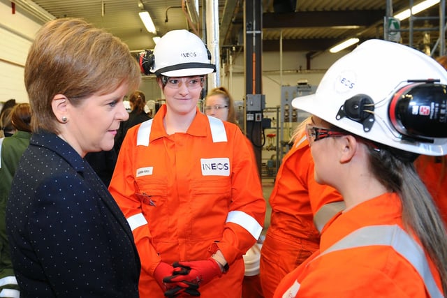 Nicola Sturgeon and apprentices at Forth Valley College.