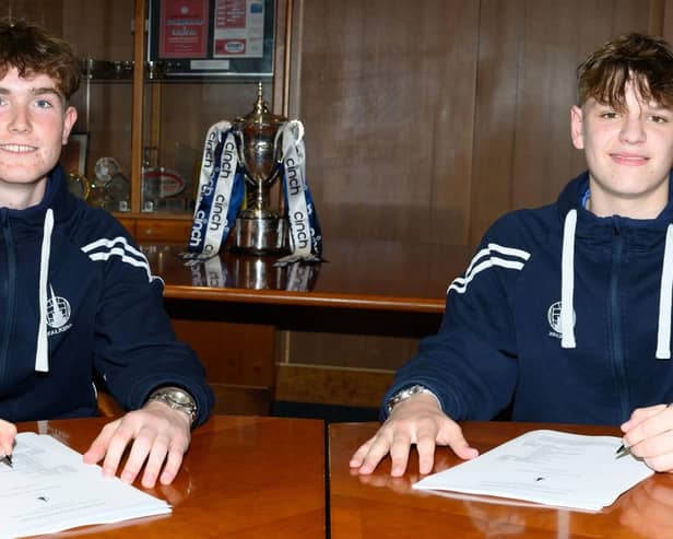 Academy pair Calean McCrone and Flynn McCafferty sign professional contracts (Photo: Ian Sneddon)