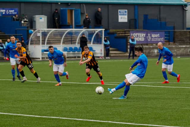 Bo'ness United in Lowland League action against Berwick Rangers (Pic by Scott Louden)