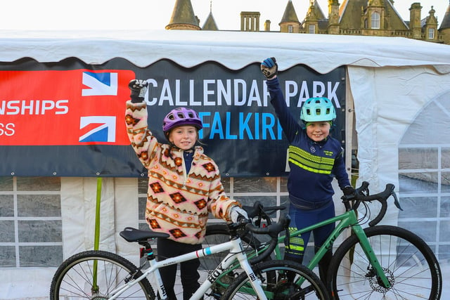 Two keen youngsters in the crowd were Niamh and Ally Clifford from Falkirk.