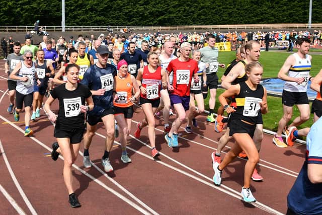 14-04-2024. Picture Michael Gillen. GRANGEMOUTH. Grangemouth Stadium. 2024 Round the Houses 10K. Jim Dingwall Memorial Road Race. Runners in action.