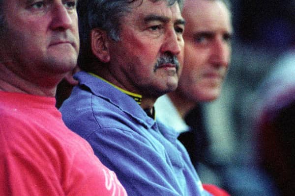 Falkirk manager Billy Lamont, centre (Photo: SNS Group)