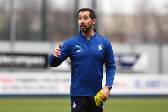Head coach Martin Rennie at first team training