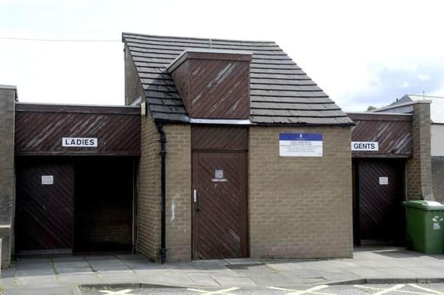 A meeting is to be held on Tuesday to discuss the possibility of the community reopening the public toilets in Bo'ness.