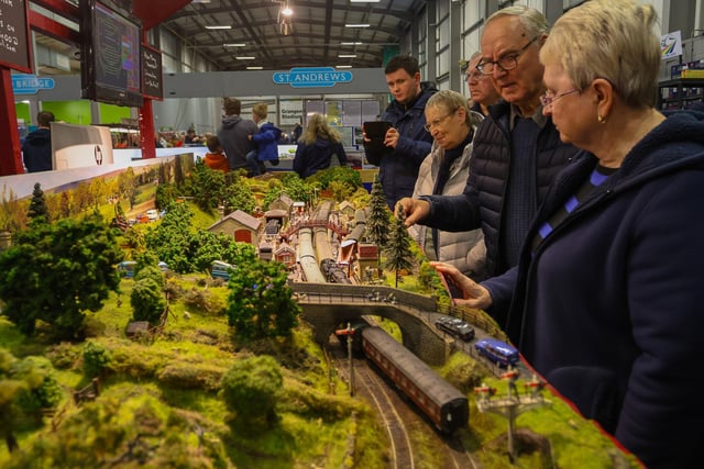 Those who brought their layouts to the exhibition came from across the country.
