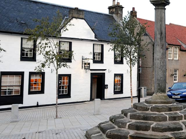 Listed building consent is being sought to alter the Elphinstone Inn, in Airth(Picture: Michael Gillen, National World)