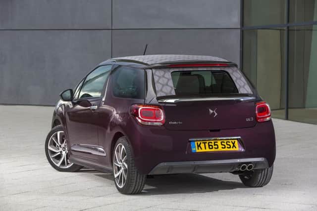 The rear exterior of the DS3 Cabrio 2016.