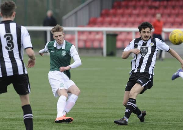 Oliver Shaw has been playing under-20s for Hibs. www.neilhannaphotography.co.uk 07702 246823