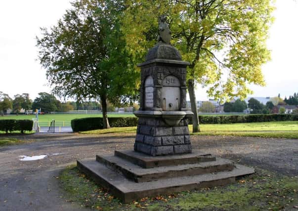 The John de Graeme fountain that still stands in Victoria Park today