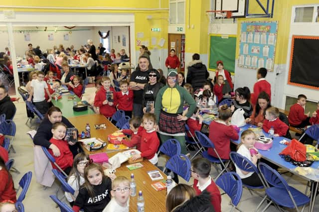 Reading lunch at Bankier Primary School. Pics by Michael Gillen.