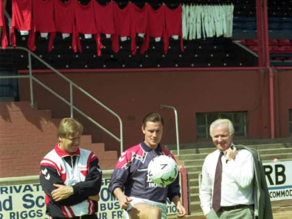 Jim Jefferies, Simon Stainrod and Falkirk chairman David Holmes.