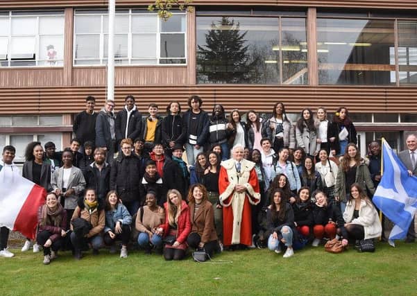 Falkirk Provost Billy Buchanan welcomes 45 students from Creteil in France to the municipal buildings