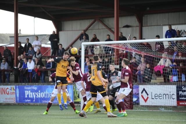 Stenhosuemuir 1 Annan Ath 2.   Pictures: Alan Murray.