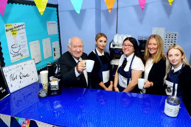 08-10-2019. Picture Michael Gillen. Bo'ness Academy. Pupils opening their new coffee house cafe - Hot Shots - for the community after receiving barista training from Jack Marshall of Tapside in Bo'ness. Pictured: Jack Marshall, Tapside; Lauren Kinnaird, barista; Amber Lee, barista; Catriona Reid, Head Teacher and Annie-Mae Brown, barista.