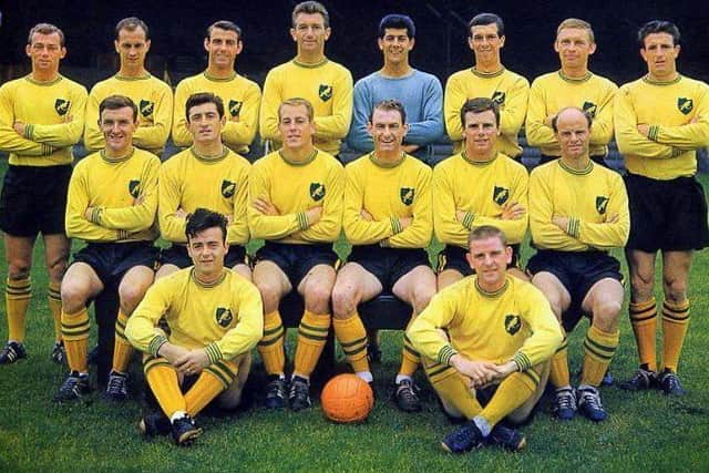 MYSTERY PICTURE: Can you spot the ex-Bairn in this line-up.... and identify the team?